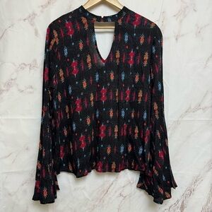 NWT Roper Cutout Neck Printed Bell Sleeve Blouse - B5